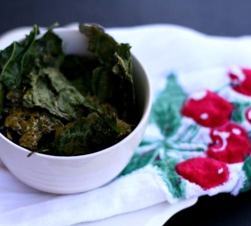 Baked Kale chips | Healthy superfood snack ideas.