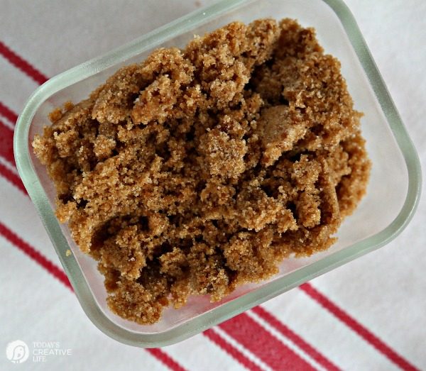 Making Your Own Brown Sugar | Never run out of brown sugar again. Using 2 ingredients, you can make your own fresh brown sugar! See more on TodaysCreativeLife.com