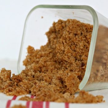 How to Make Brown Sugar | Never run out of brown sugar again. Using 2 ingredients, you can make your own fresh brown sugar! See more on TodaysCreativeLife.com
