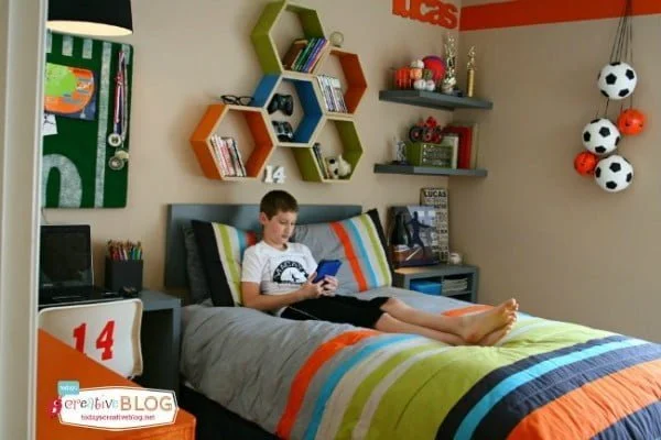 Cool Bedrooms for Teen Boys | Boy Bedroom Ideas | Decorate a sports theme boy bedroom | Click on the photo for more details. TodaysCreativeLife.com Designed with help from Aaron Christensen