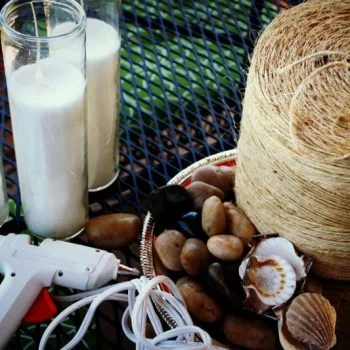 Nautical Theme Candles - decorating with shells | TodaysCreativeBlog.net