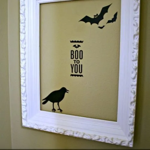 Silhouette Cameo Halloween Decor | Easy DIY Home Decor projects on TodaysCreativeLife.com