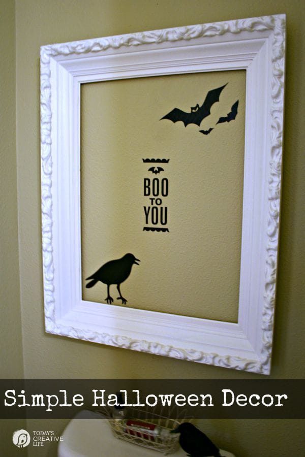 Silhouette Cameo Halloween Decor | Easy DIY Home Decor projects on TodaysCreativeLife.com