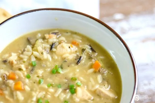 Chicken and wild rice Uncle Ben's Soup | TodaysCreativeLife.com