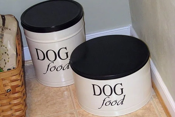 dog food tin