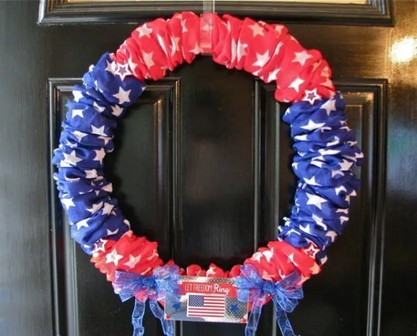 DIY Patriotic Wreath | Memorial Day or 4th of July Door decoration | See more creative ideas on TodaysCreativeLife.com 