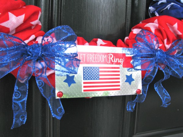 DIY Patriotic Wreath | Memorial Day or 4th of July Door decoration | See more creative ideas on TodaysCreativeLife.com 