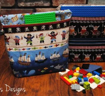 Activities for the Car | Lego Bag designed by Fishsticks Designs | See more creative ideas on TodaysCreativeLife.com