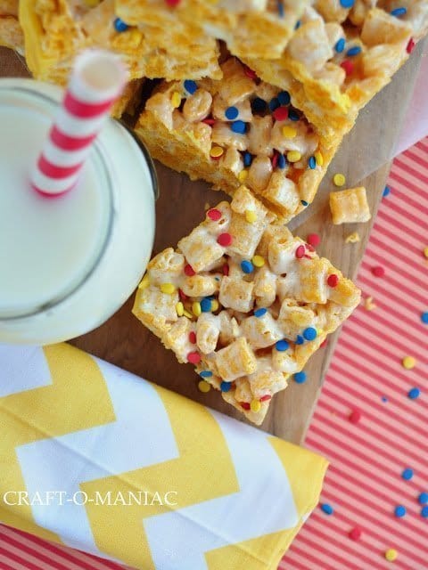 Captain Crunch Bars | See the recipe and more onTodaysCreativeLife.com