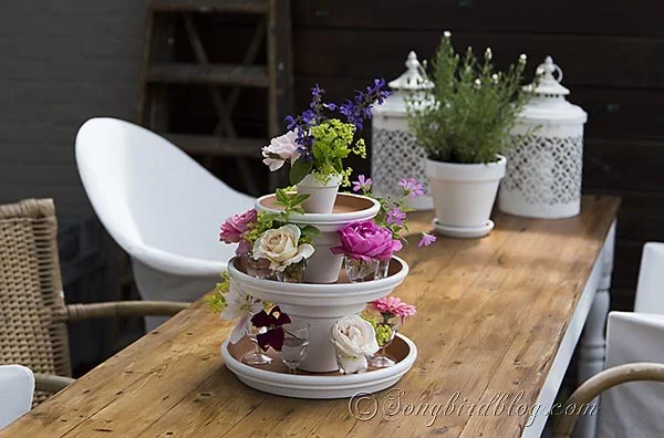 Garden Centerpiece ~ Easy Summer Table by Songbird. Create this easy DIY centerpiece with simple items. Click for the tutorial. 