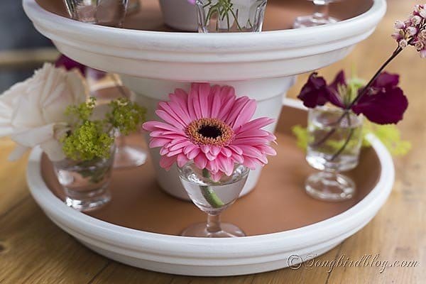 Garden Centerpiece ~ Easy Summer Table by Songbird. Create this easy DIY centerpiece with simple items. Click for the tutorial. 