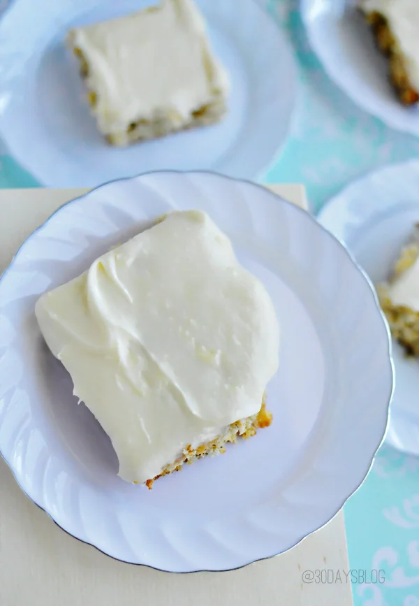  Frosted Banana Squares | See more yummy recipes on TodaysCreativeLife.com