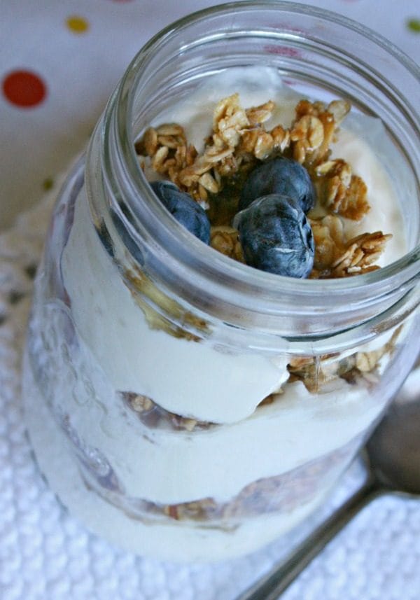 Homemade Honey Almond Granola | TodaysCreativeLife.com 