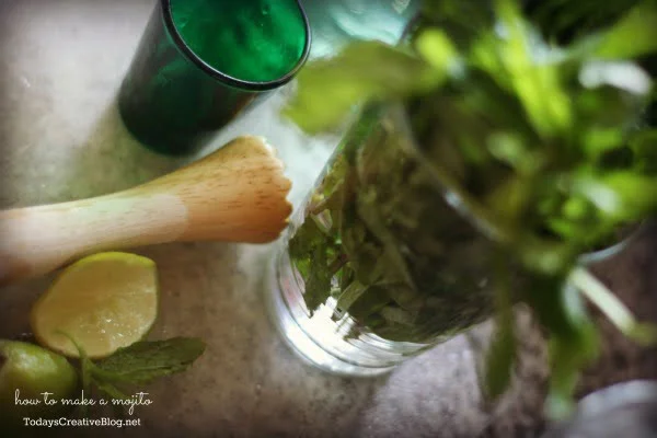 how to make a mojito