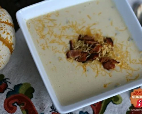 Crockpot Baked Potato Soup | TodaysCreativeBlog.net