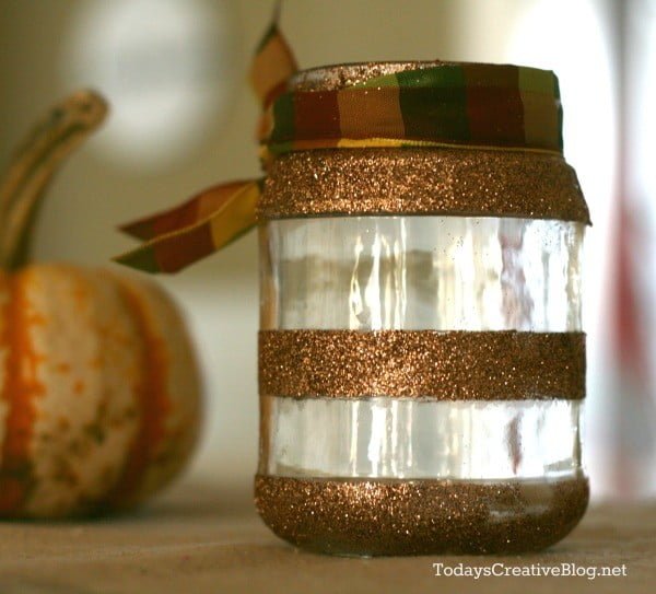 Easy Fall Table Centerpiece | TodaysCreativeBlog.net