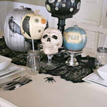Halloween Table Centerpiece | TodaysCreativeBlog.net