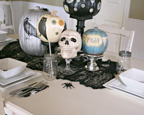 Halloween Table Centerpiece | TodaysCreativeBlog.net