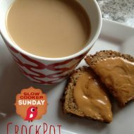 Crockpot Chai Tea Latte {Slow Cooker Sunday}