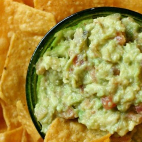 Simple Gaucamole Recipe made with Salsa | Quick guacamole dip recipe | Football Food | Super bowl appetizer | Party Food