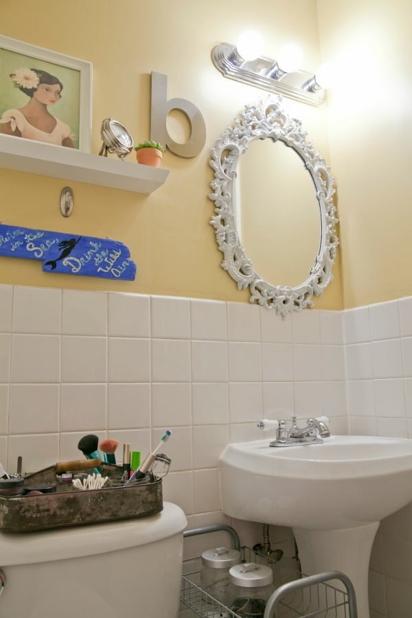 Decorating a Small Bathroom4