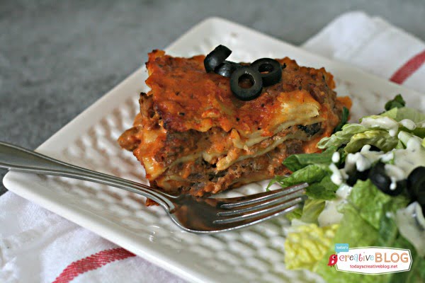 Crockpot Tomato Alfredo Lasagna | TodaysCreativeBlog.net