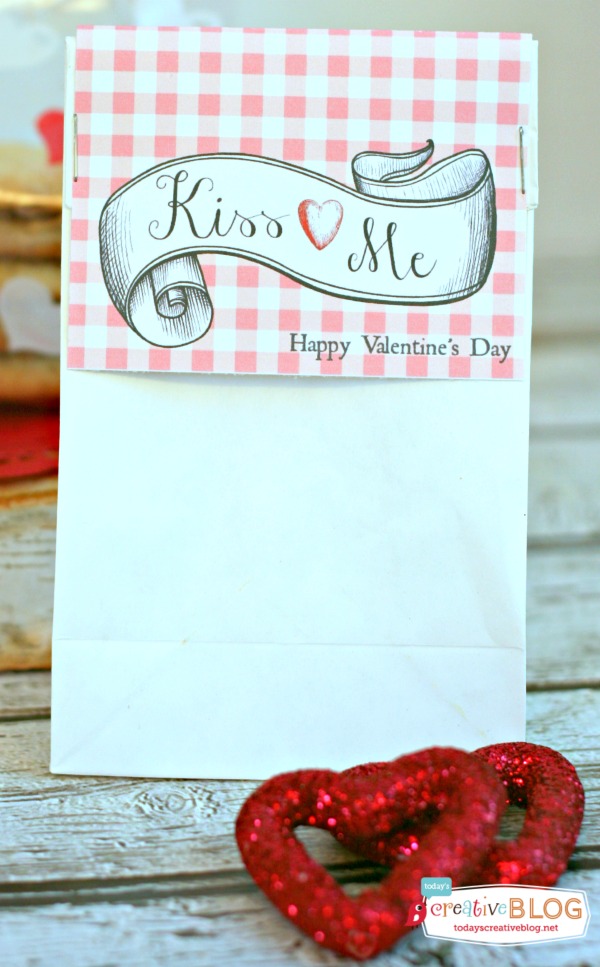 Printable Valentine Bag Toppers | TodaysCreativeBlog.net