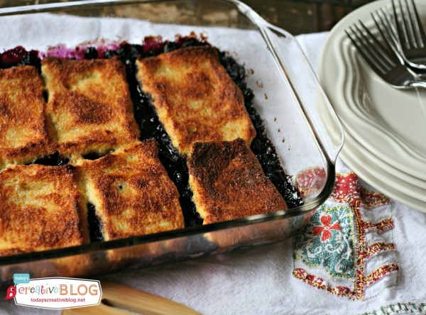 Blueberry French Toast Casserole |Make this overnight french toast casserole for your weekend breakfast ideas. TodaysCreativeLife.com