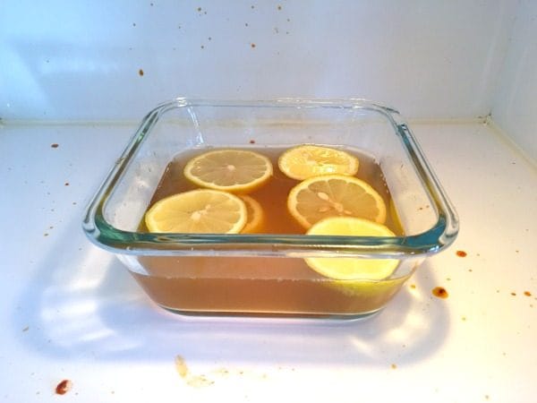 How to Clean and Deodorize A Microwave | This cleaning method is non-toxic using ACV, lemons and water. Let the steam do the work! See more tips on TodaysCreativeLife.com