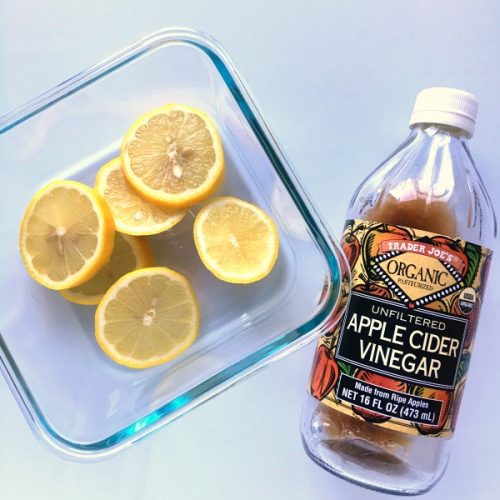 How to Clean and Deodorize A Microwave | This cleaning method is non-toxic using ACV, lemons and water. Let the steam do the work! See more tips on TodaysCreativeLife.com