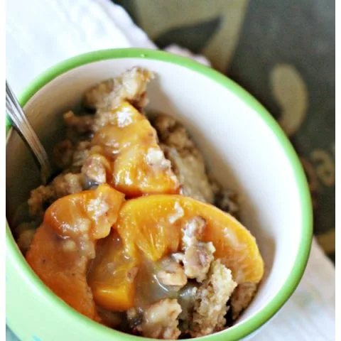 Crock Pot Peach Pie Cobbler | Slow Cooker Dessert ideas. Easy to make recipe for a crockpot sweet dessert. Find the recipe on TodaysCreativeLife.com