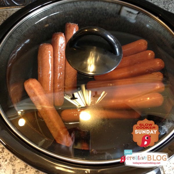 Crockpot Beer Brats & Dogs | Slow Cooker Sunday | TodaysCreativeBlog.net