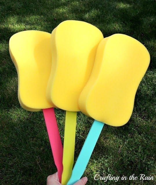 Balloon Boppers | Kids Craft | TodaysCreativeBlog.net