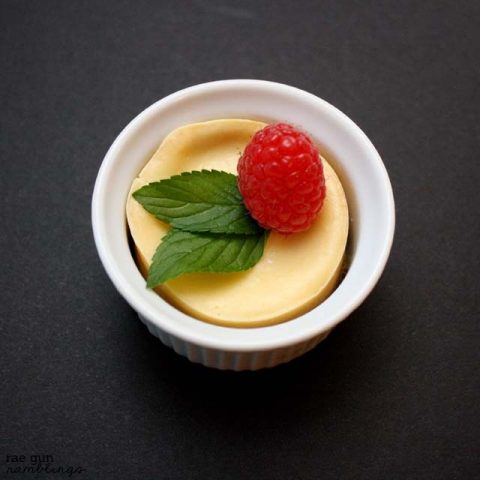 Cookie Bottom Mini Cheesecakes | TodaysCreativeBlog.net