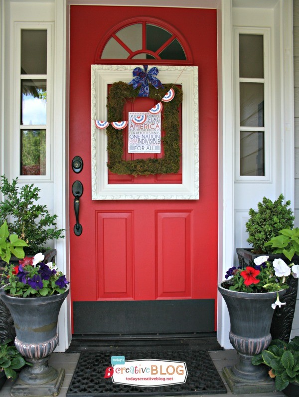 DIY Patriotic Door Decor | TodaysCreativeBlog.net