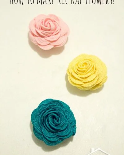 How To Make Ric Rac Flowers | TodaysCreativeBlog.net