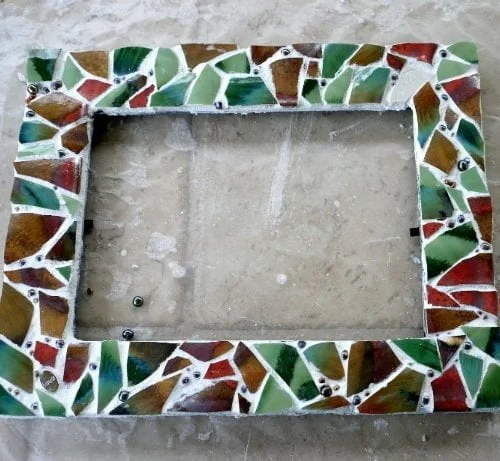 DIY Mosaic Picture Frame | TodaysCreativeBlog.net