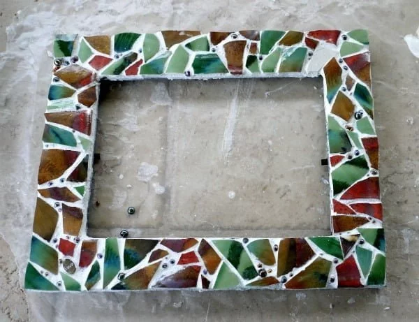 DIY Mosaic Picture Frame | TodaysCreativeBlog.net