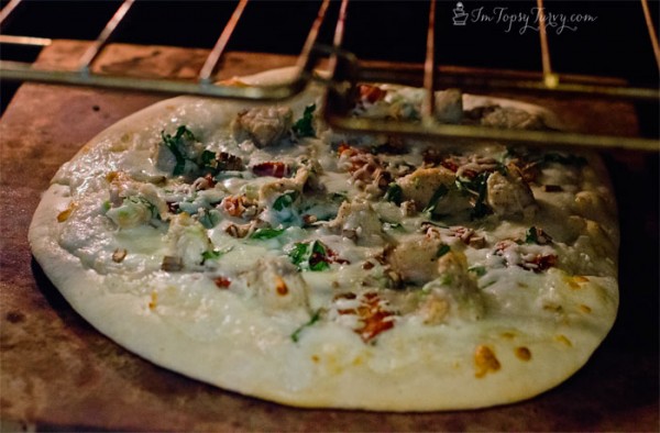 Chicken Alfredo Pizza Recipe | TodaysCreativeBlog.net
