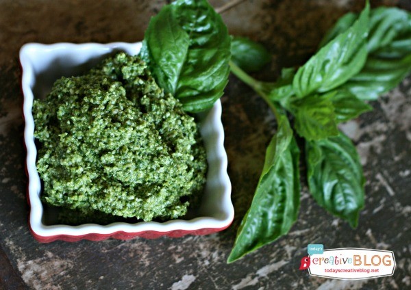 Easy Pesto Recipe | So fresh, so tasty! Click on the photo for the recipe. 