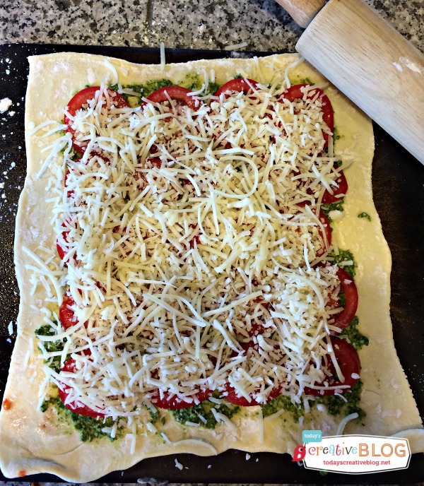 Puff Pastry Tomato Pesto Tart | Easy to make appetizer. Today's Creative Life