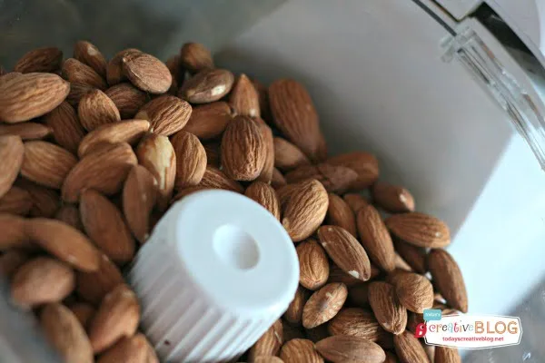 How To Make Almond Butter | TodaysCreativeBlog.net