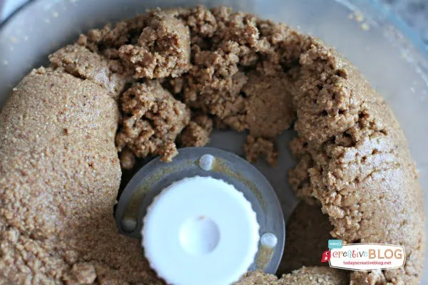 How To Make Almond Butter | TodaysCreativeBlog.net