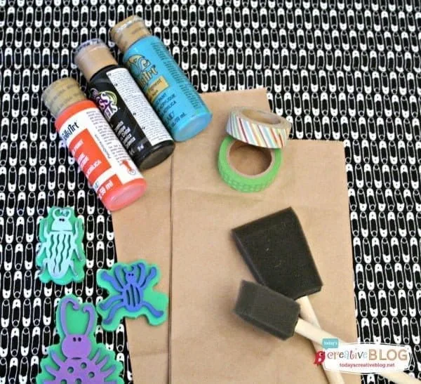 DIY Birthday Goodie Bags | Bug Stamped Party Bags |Find more creative ideas on TodaysCreativeBlog.net 