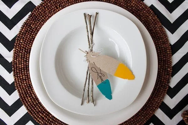 10 Creative Thanksgiving Table Settings | TodaysCreativeBlog.net | Feather Place Setting