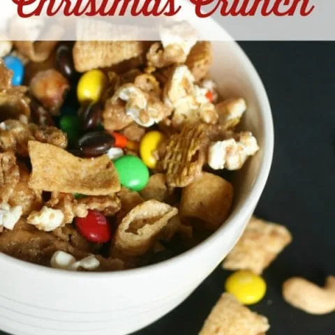 Christmas Crunch Recipe | Christmas Crack Recipe for homemade gift ideas. Sweet, Salty and Delicious! TodaysCreativeLife.com