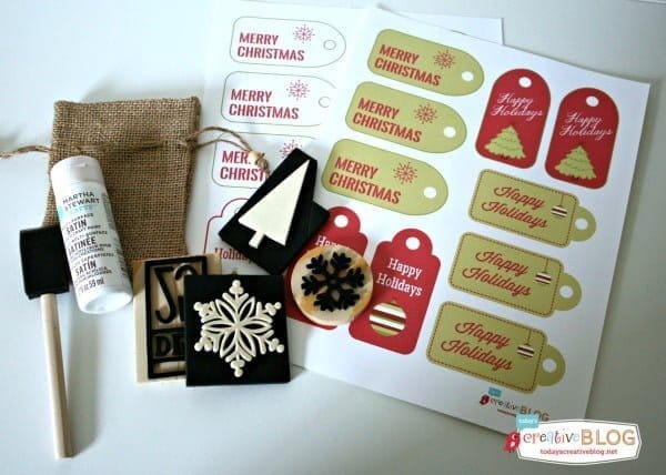 DIY Stamped Burlap Gift Bags | Create beautiful and easy gift wrapped presents by using burlap gift bags! Perfect for small gifts. Using foam stamps and acrylic paint, this was an easy Christmas holiday craft. See full tutorial on TodaysCreativeLife.com