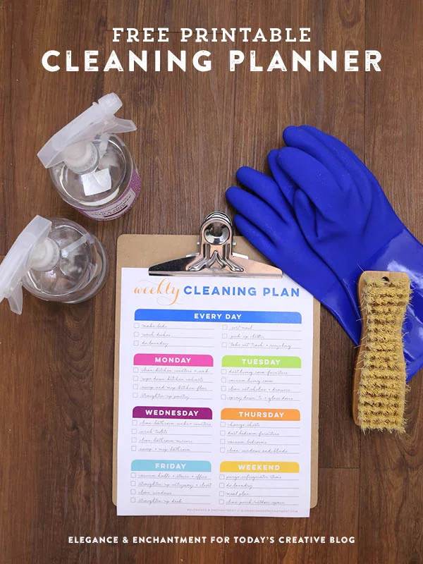 Weekly Cleaning Schedule Printable | free printable cleaning routine for you or housekeepers. Blank or filled in. TodaysCreativeLife.com