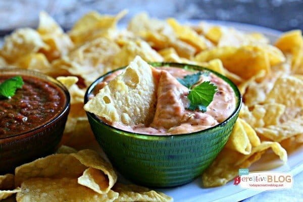 Crock Pot Queso Recipe|TodaysCreativeBlog.net