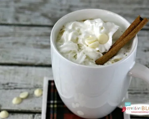 Crockpot White Chocolate Latte | Slow Cooker Sunday on TodaysCreativeBlog.net